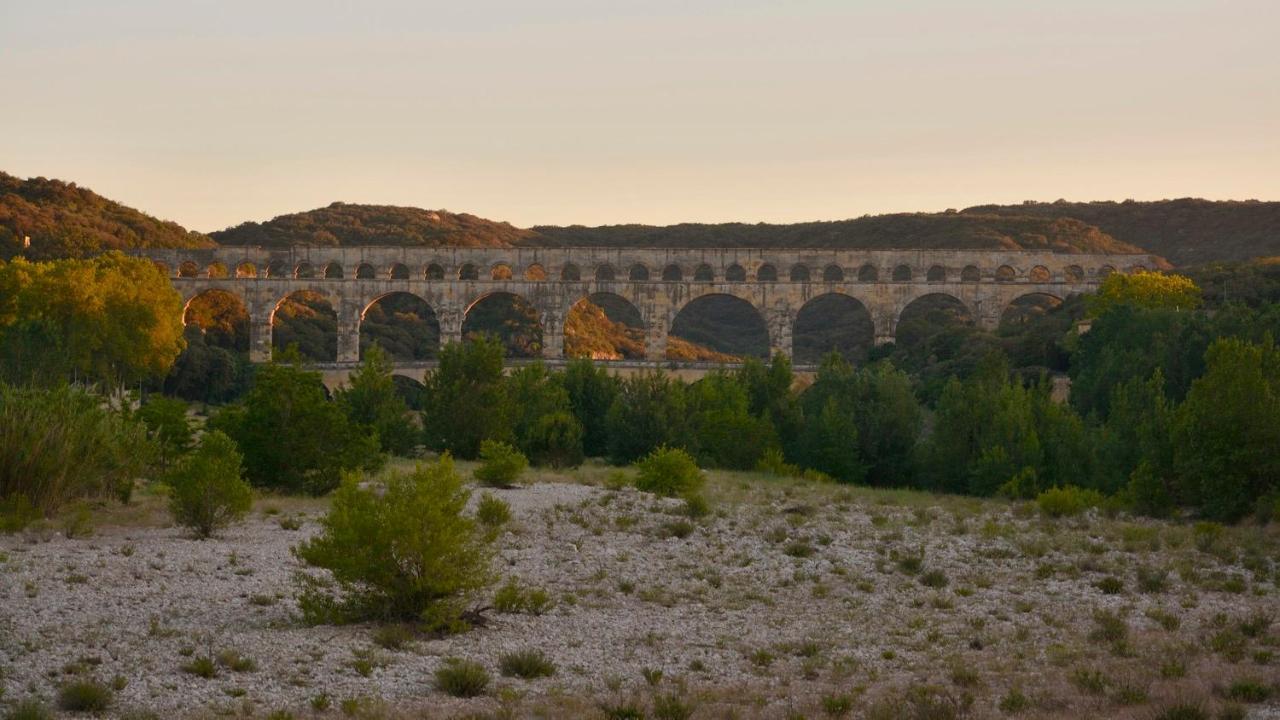 Hotel Restaurant Le Gardon - Pont Du Gard Collias Exterior photo